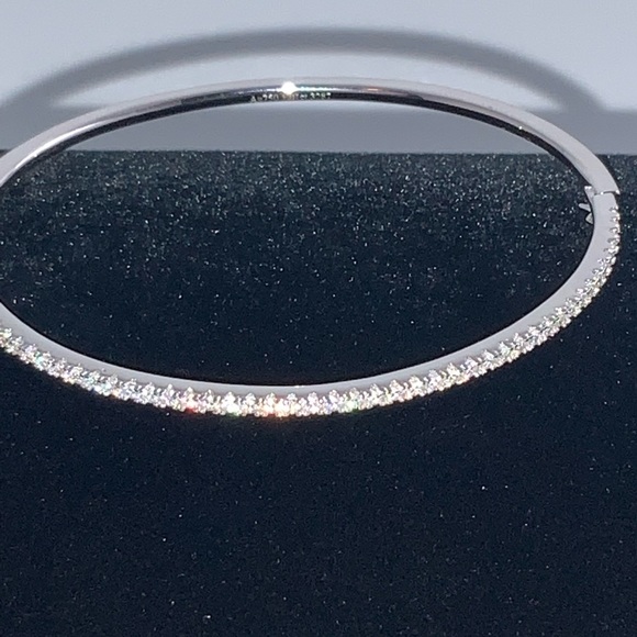 1ct White Gold Bangle - Picture 11 of 14